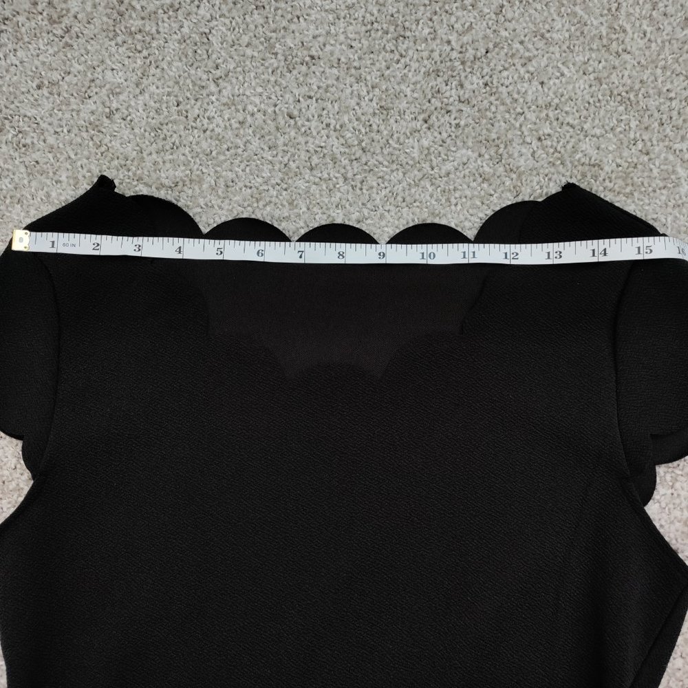 SHEIN Scallop Trim Solid Tee Size L - Picture 7 of 14
